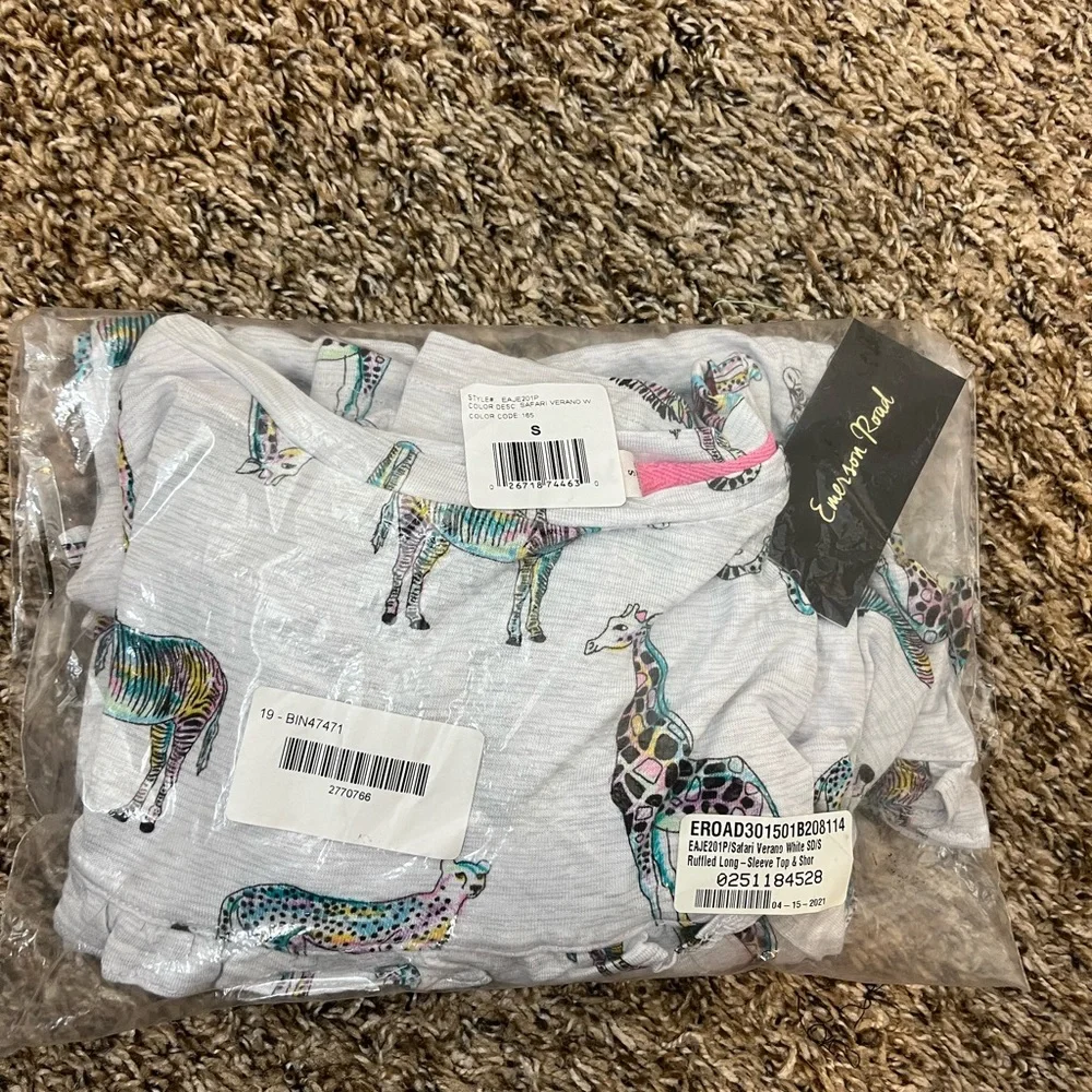 💛 NWT Emerson Road Animal Print Pajama Set